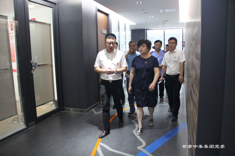 �T���L��